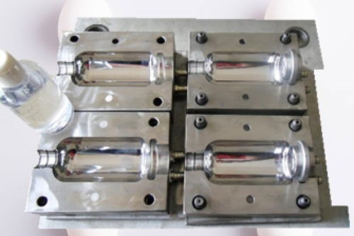 從“黑土地”到“精密藝術” 東北精密塑膠模具中的硅膠模具技術探索